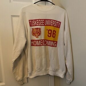 Hanes Activewear White Sweatshirt